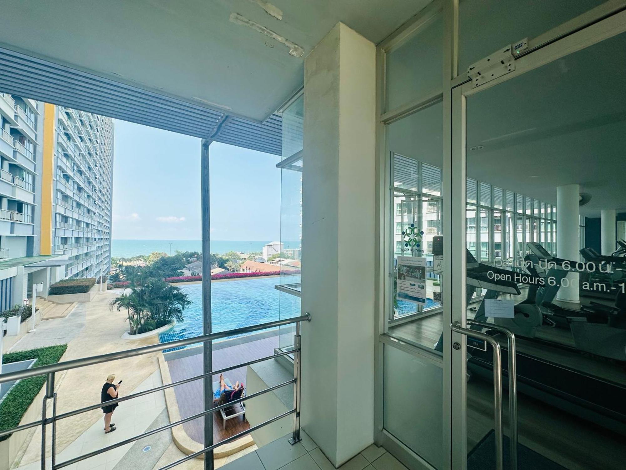 Seaview Beach Room Lumpini-Pool And Gym Face To Ocean Jomtien Beach Extérieur photo