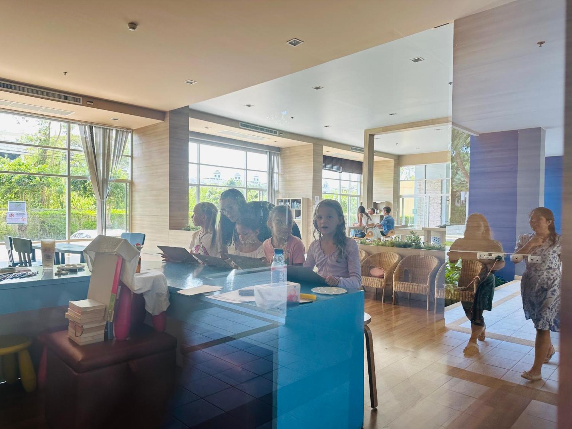 Seaview Beach Room Lumpini-Pool And Gym Face To Ocean Jomtien Beach Extérieur photo