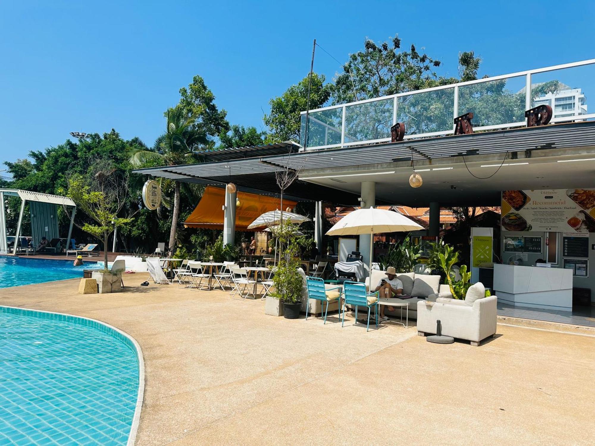 Seaview Beach Room Lumpini-Pool And Gym Face To Ocean Jomtien Beach Extérieur photo