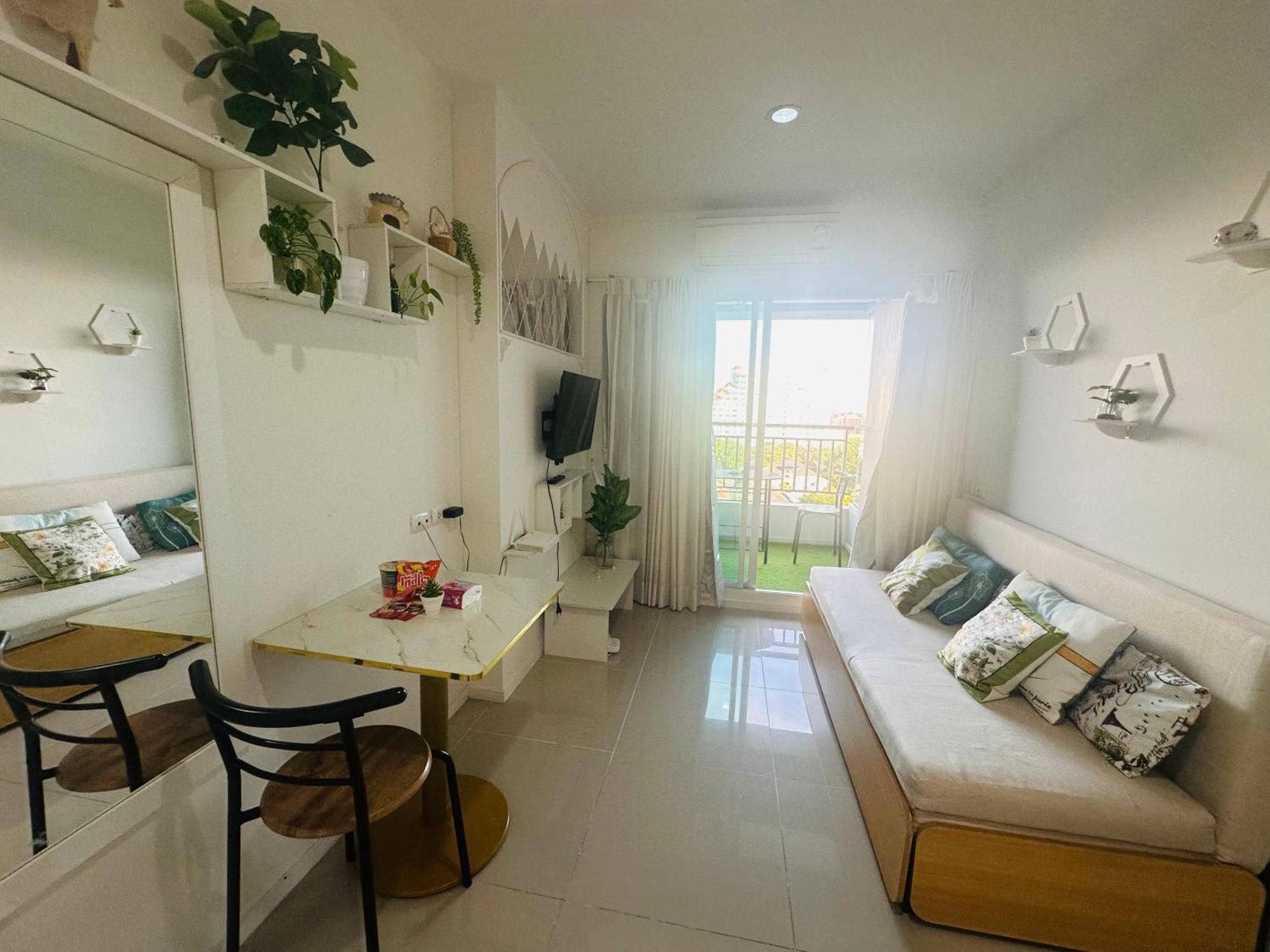 Seaview Beach Room Lumpini-Pool And Gym Face To Ocean Jomtien Beach Extérieur photo